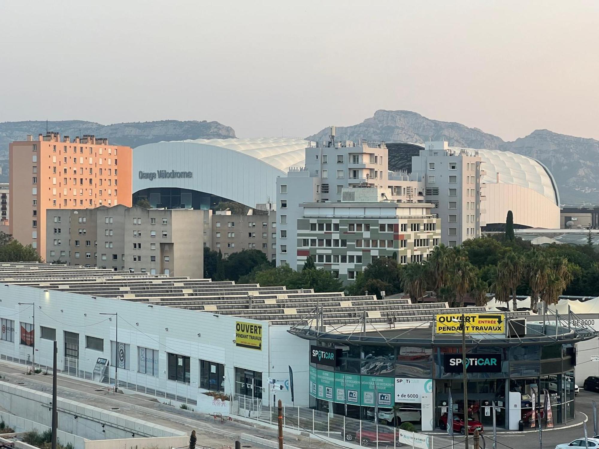 Appartement 2 Chambre Et Grand Sejour 100M2 A 5 Min Du Stade Velodrome Marseille Exterior photo